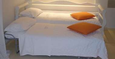 Iria Beach art hotel