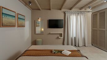 Iria Beach art hotel