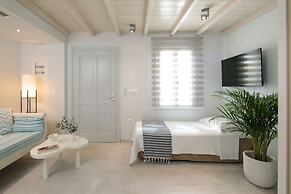Iria Beach art hotel