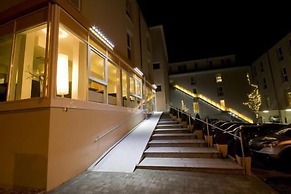 Hotel Aviva