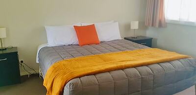 Glacier View Motel