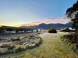 Glacier View Motel