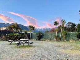 Glacier View Motel