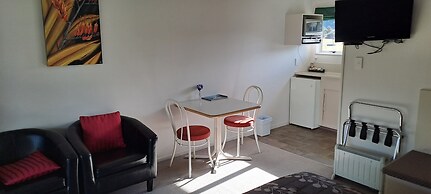 Glacier View Motel