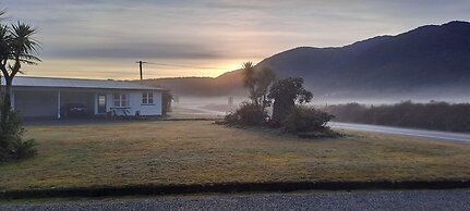 Glacier View Motel