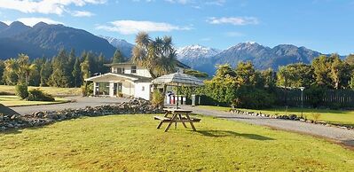 Glacier View Motel