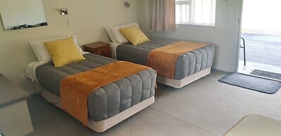 Glacier View Motel