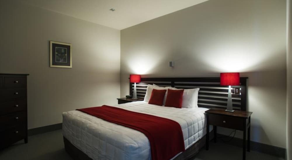 Emerald Hotel
