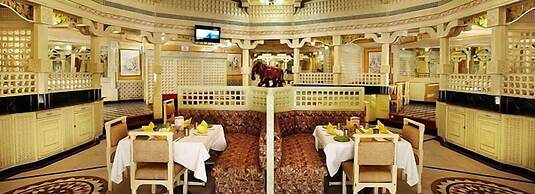 Hotel Savera