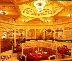Hotel Savera