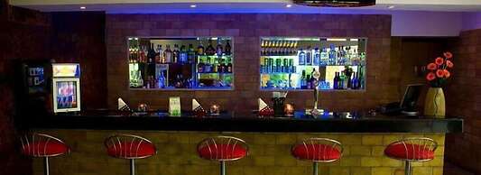 Hotel Savera
