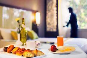 The Grand Magrath Hotel