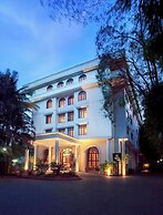 The Grand Magrath Hotel