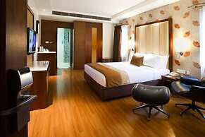 The Grand Magrath Hotel