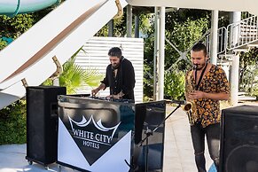White City Beach - Adults Only