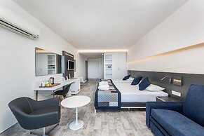 White City Beach - Adults Only