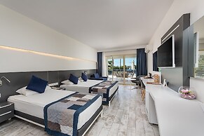 White City Beach - Adults Only