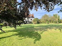 Beaconsfield Farm
