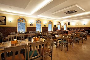 Cross Roads Inn