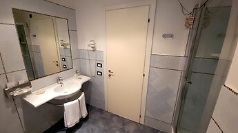 Marina Holiday Hotel & Spa