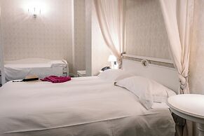 Marina Holiday Hotel & Spa
