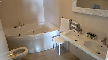 Marina Holiday Hotel & Spa