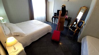 Marina Holiday Hotel & Spa
