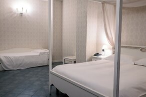 Marina Holiday Hotel & Spa