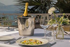 Marina Holiday Hotel & Spa