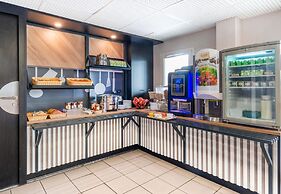B&B HOTEL Cholet Nord