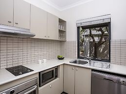 Mantra Geraldton