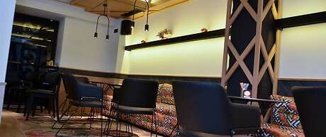 Adonis City Hotel