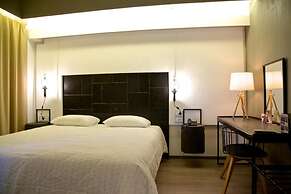 Adonis City Hotel