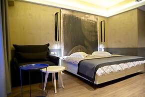 Adonis City Hotel