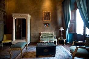 Casa Pedro Loza