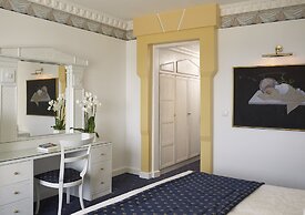 Mitsis Grand Hotel