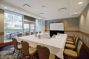 Coast Coal Harbour Vancouver Hotel by APA