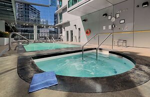 Coast Coal Harbour Vancouver Hotel by APA