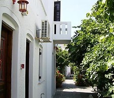 Albatross Hotel