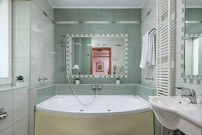 Grand Hotel Brasov