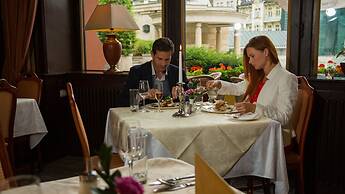 Hotel Romance