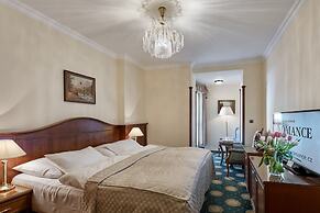 Hotel Romance