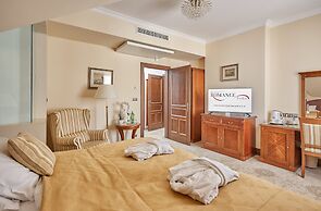 Hotel Romance