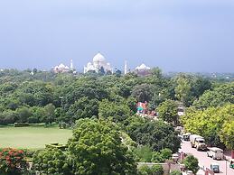 Hotel Taj Plaza