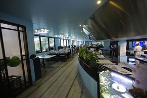 Bharat Hotel