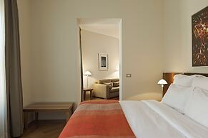 Tomtom Suites - Special Class