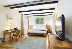 Tomtom Suites - Special Class