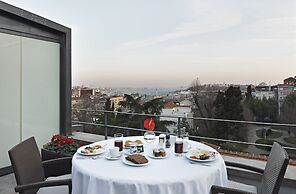 Tomtom Suites - Special Class