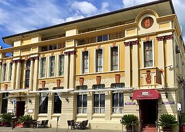 The County Hotel