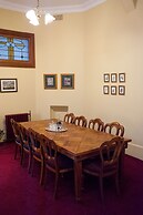The County Hotel